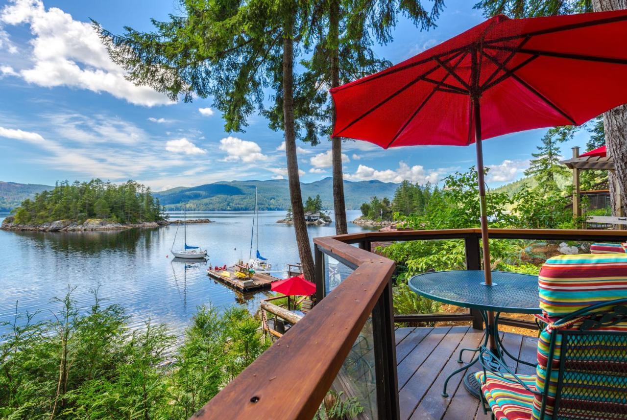 Tranquility Bay Waterfront Inn Сечелт Екстер'єр фото